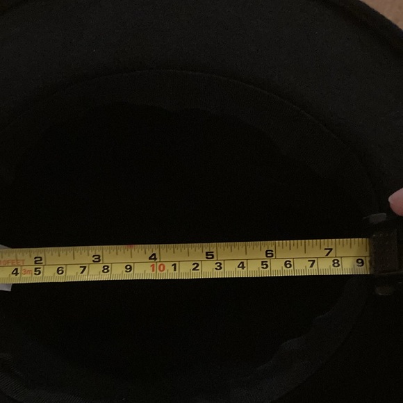 Fedora-Gelso Bianca pinched black Fedora 100% wool with gold chain.  Classic - Picture 11 of 15